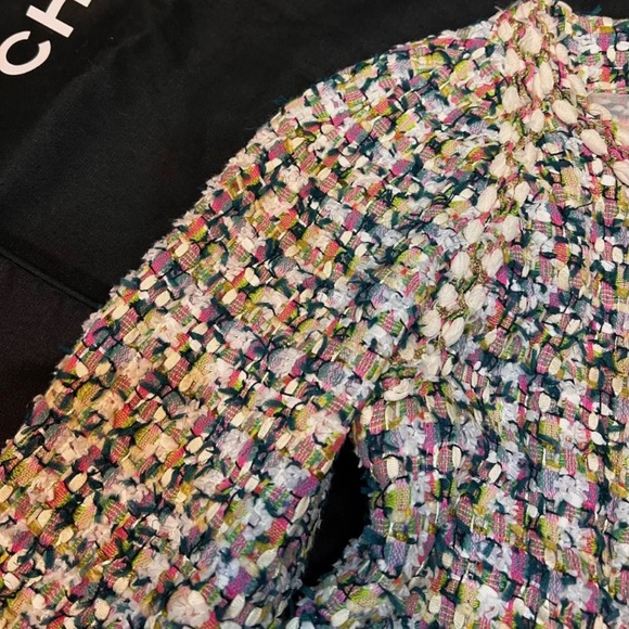 Chanel Jacket - Picture 4 of 7